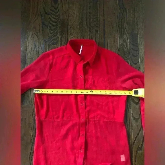 Free People Women’s S Red Button-Down Tulip Back Blouse w/Sheer Sleeves/Bottom - Picture 10 of 13